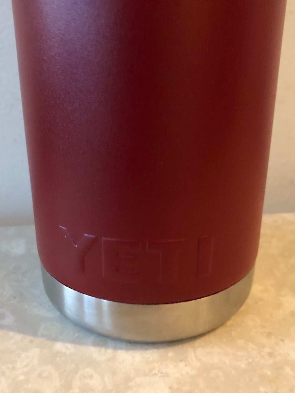 YETI 18 oz - Crimson Maroon Red Stainless Steel Travel Hiking Bottle  Mug - Picture 3 of 9